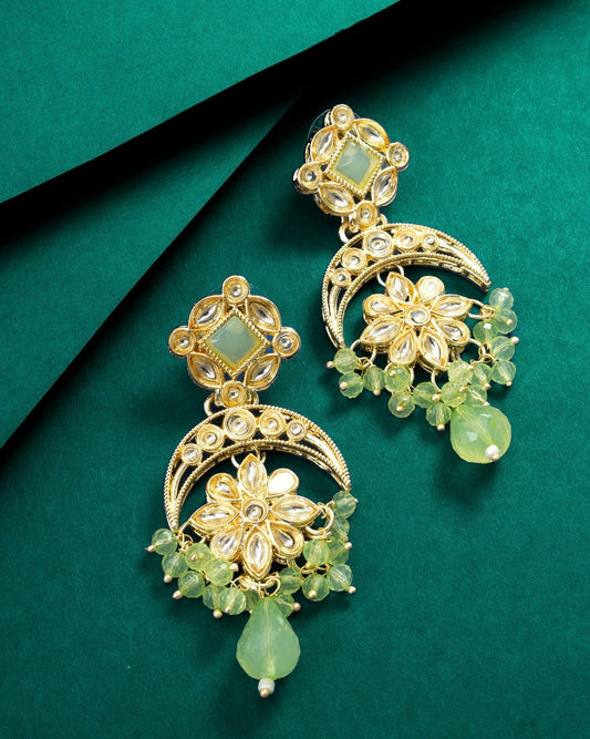 Traditional gold plated alloy chandelier earring with pearl kundan detailing