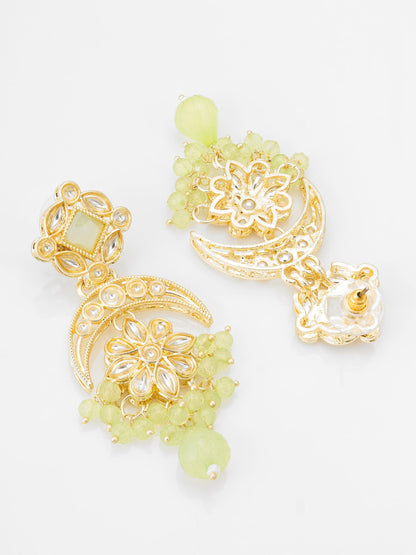 Traditional gold plated alloy chandelier earring with pearl kundan detailing